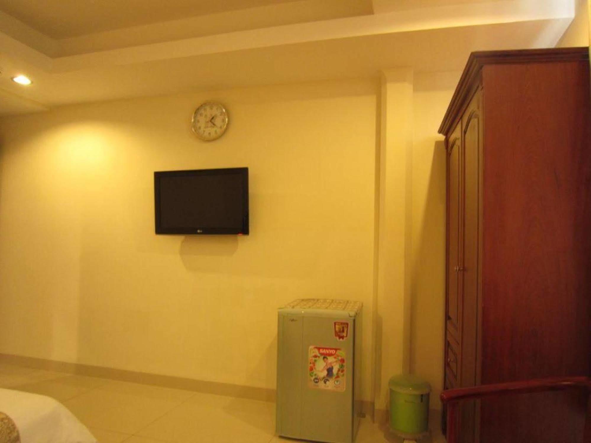 Hoang Hoang Hotel Хошимин Екстериор снимка